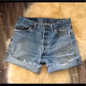 Vintage distressed Levi’s 501 cutoff shorts Sz 30